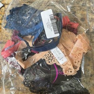 6 NWT Lacey Thongs